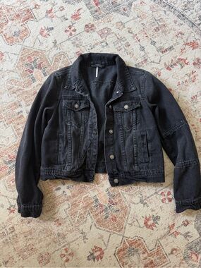 Free People Black Cropped Denim Trucker Jacket